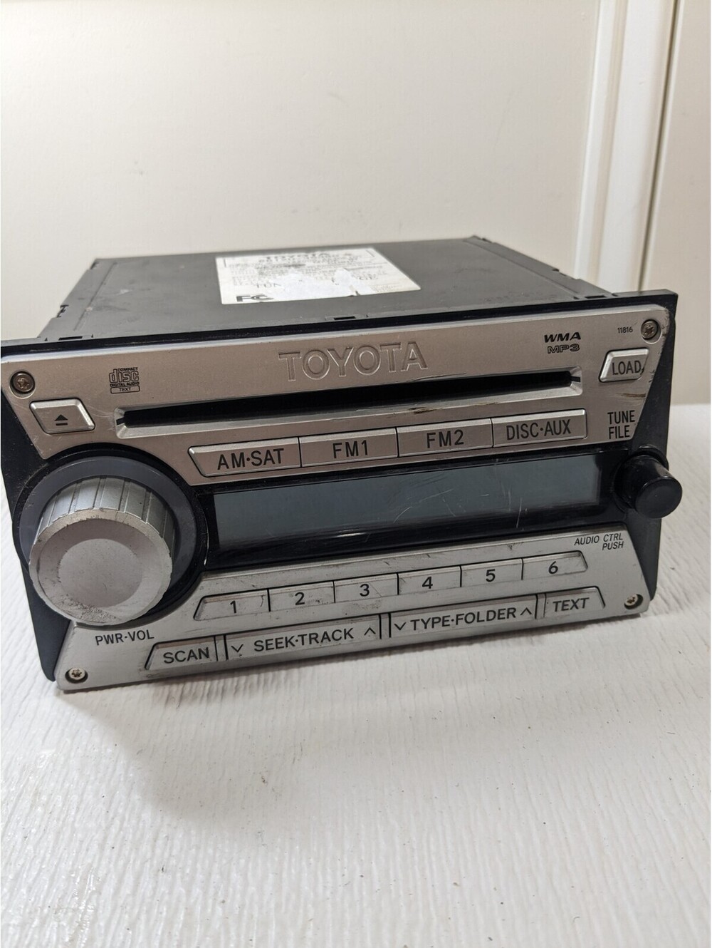TOYOTA CRUISER Stereo Radio CD Player Receiver 86120-35380 UNTESTED parts/repair